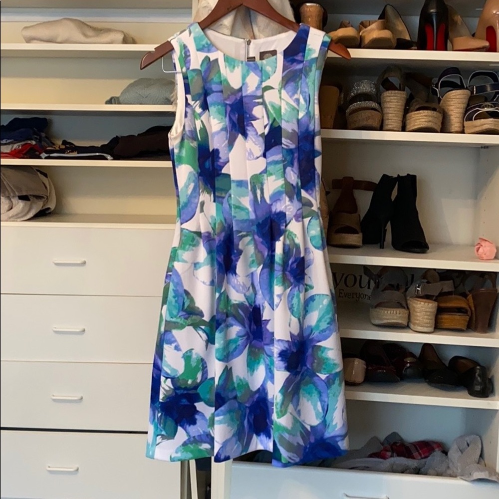 Tropical cocktail spring fling date?  ⭐️⭐️⭐️⭐️